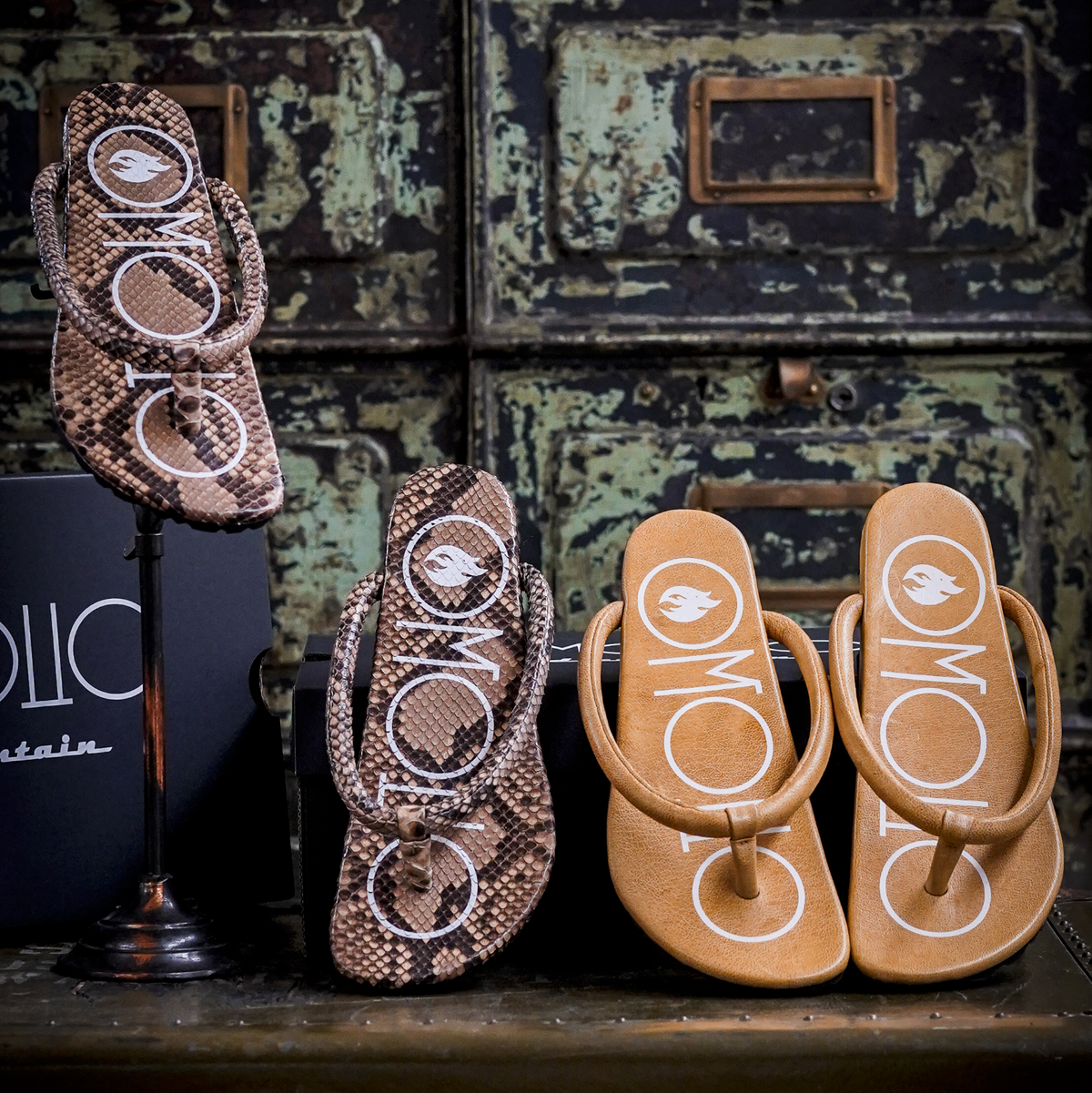 BEACH SANDALS camel