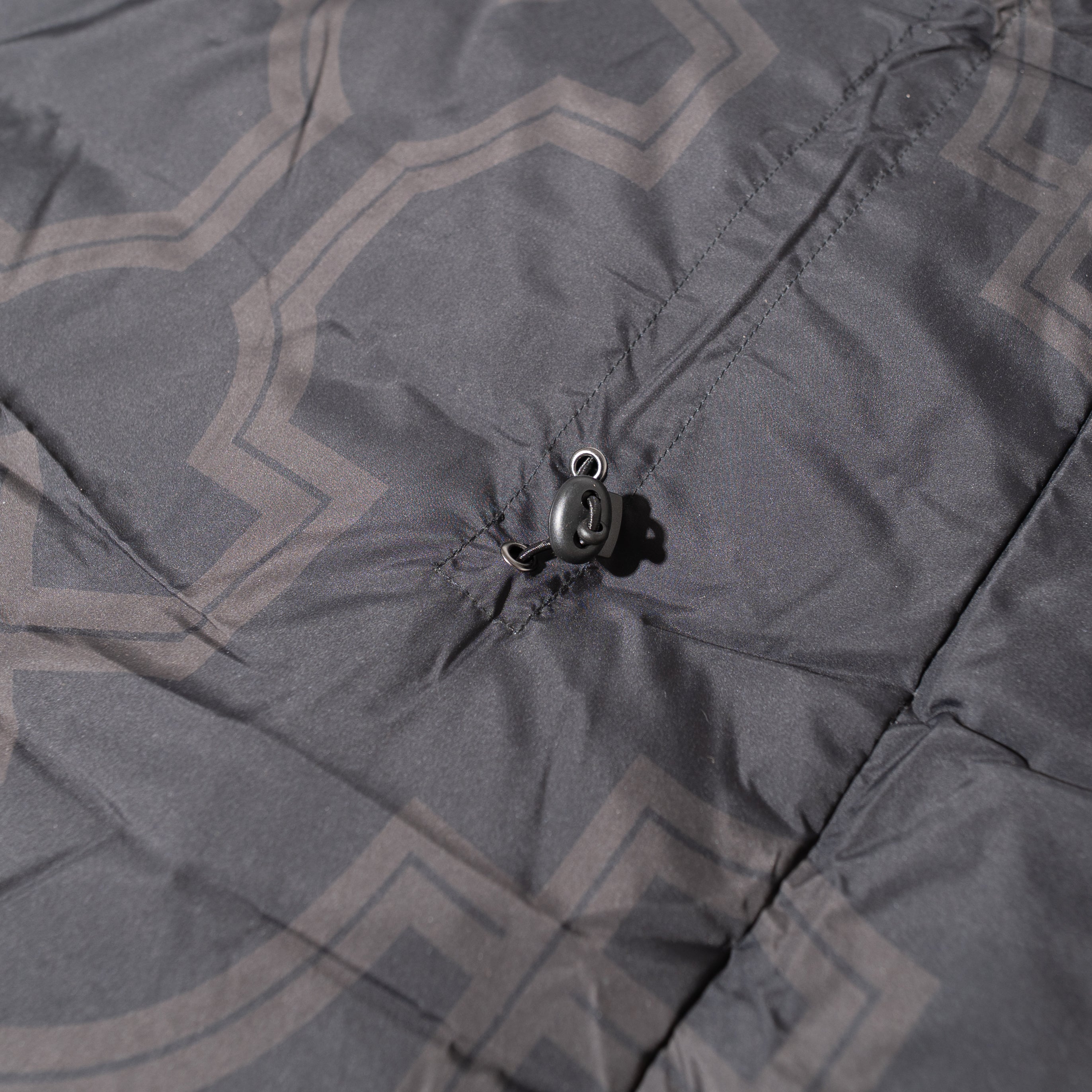 OLD MOUNTAIN Hooded Down Stole オールドマンウテン Hooded Down StoleHooded Down Stole – OLD MOUNTAIN