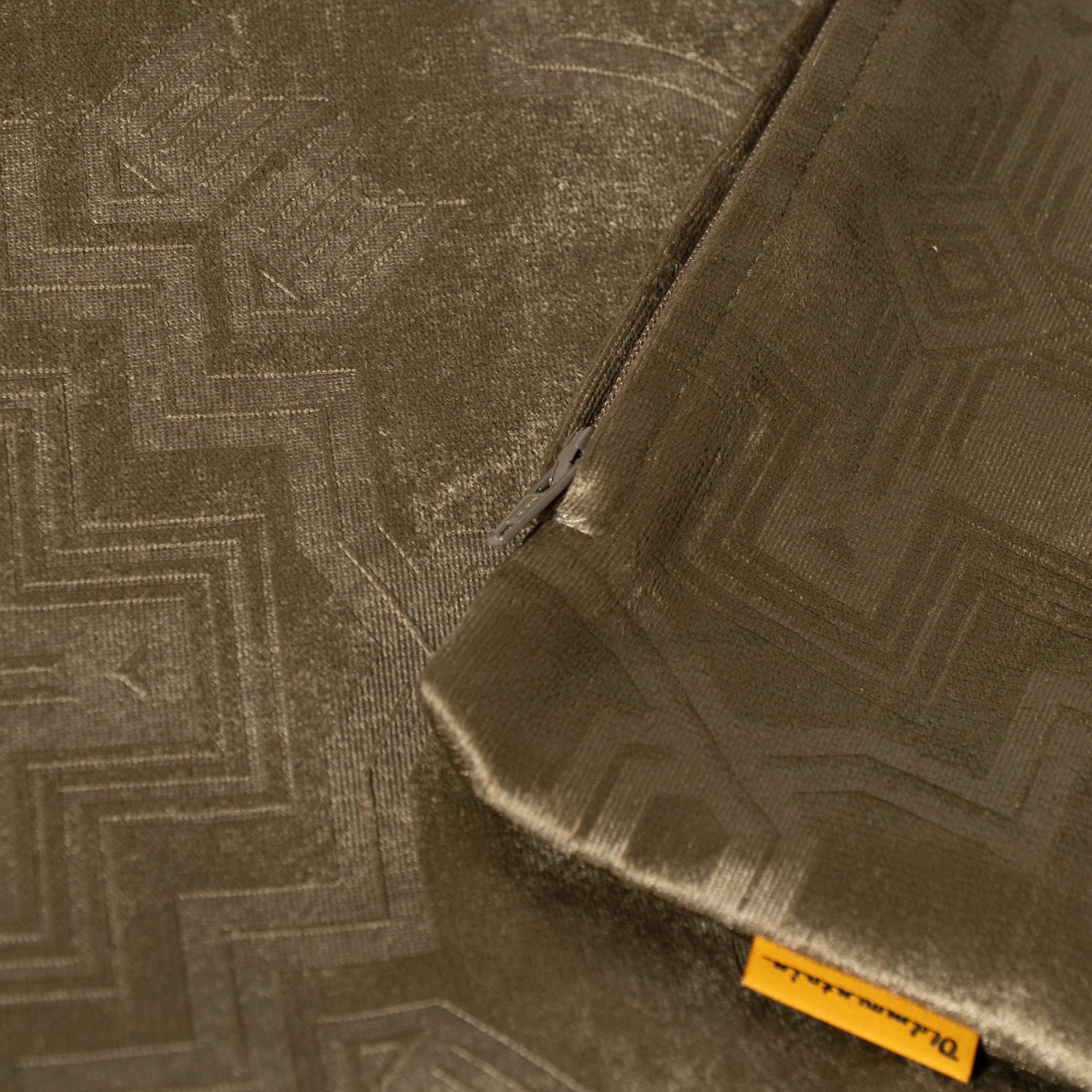 Veroa Cushion CoverVeroa Cushion Cover – OLD MOUNTAIN