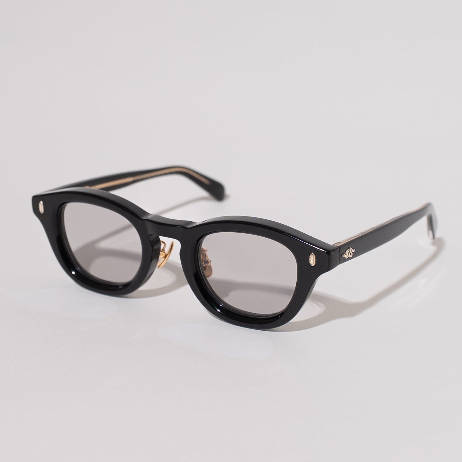 【minute】限定品 Eyevol×OLDMOUNTAIN トレンドのデザインを採用した オールドマウンテンの調光サングラス