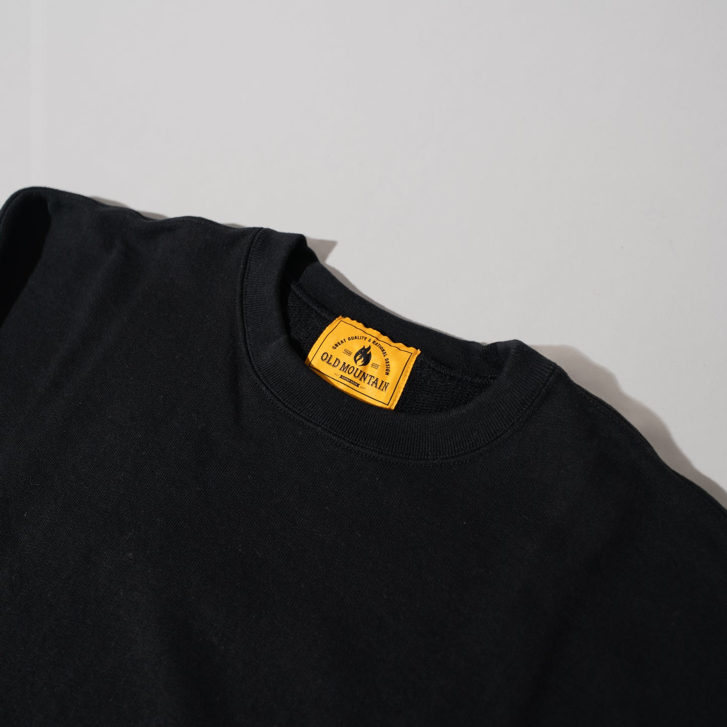 PULLOVER SWEAT