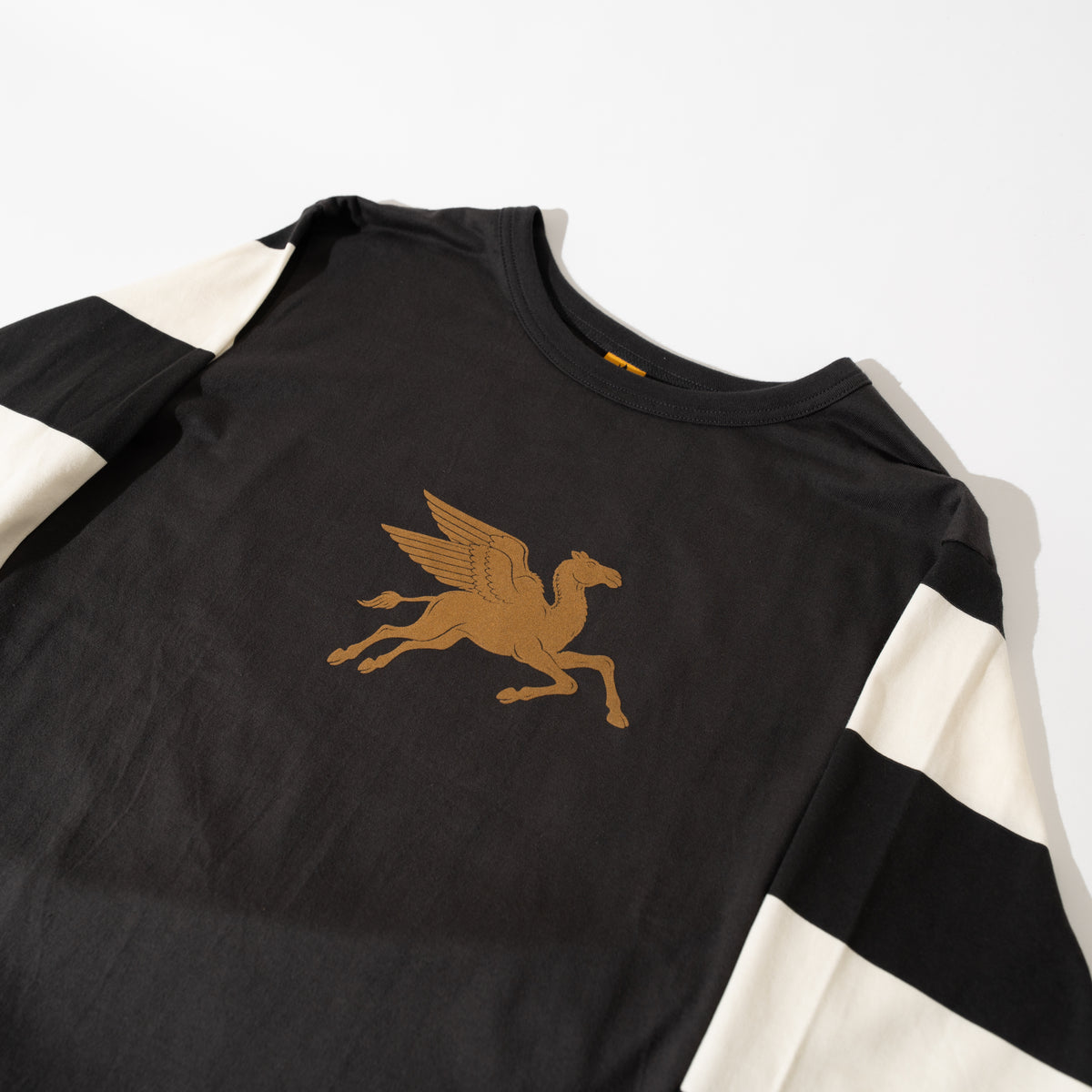 flying camel sleeb-T